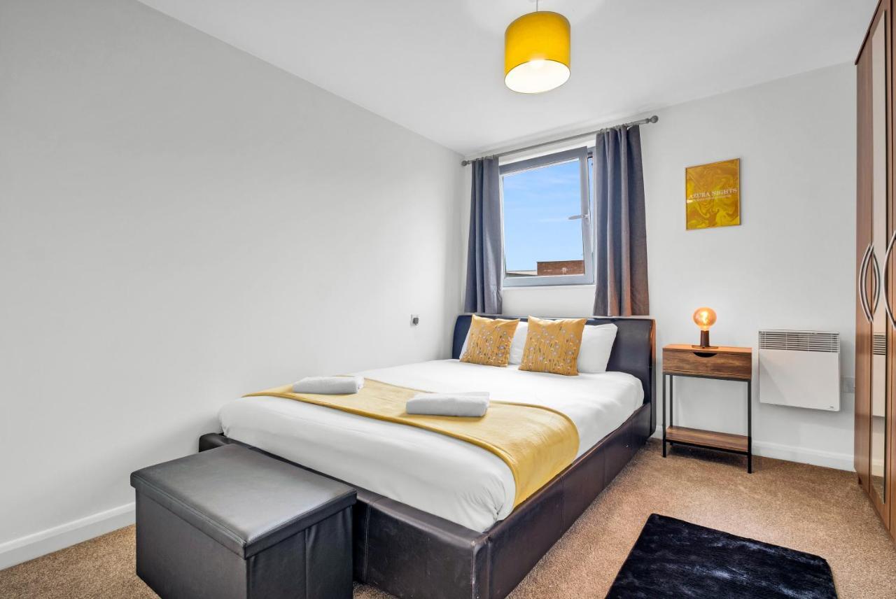 Stylish 4Th Floor 2 Bedroom En Suite City Centre Apartment With Parking By Azura Nights Birmingham Extérieur photo
